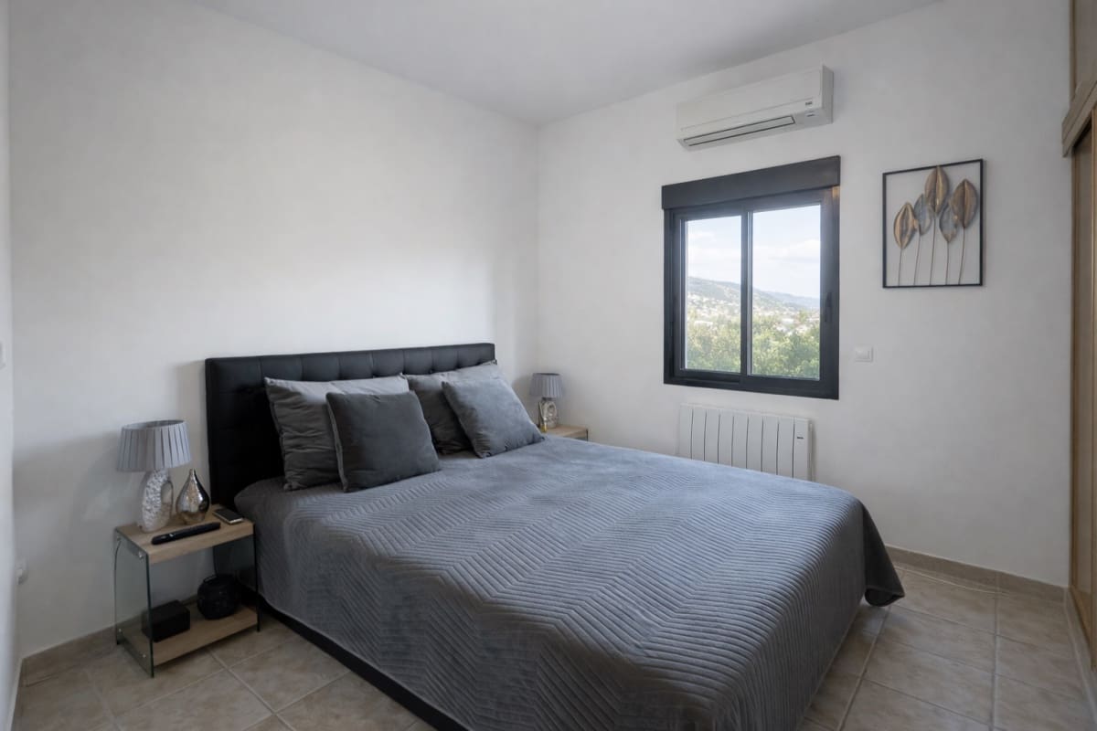 Chalet de 3 habitaciones en El Campello en venta con piscina garaje - 895.000 € (Ref: 9914291)