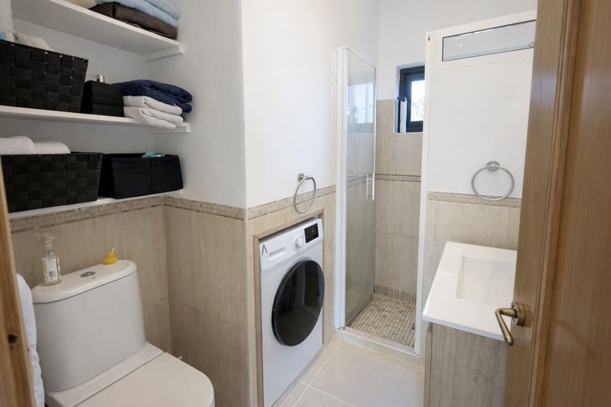 Chalet de 3 habitaciones en El Campello en venta con piscina garaje - 895.000 € (Ref: 9914291)