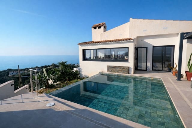 Chalet de 3 habitaciones en Coveta Fuma, El Campello en venta con piscina garaje - 895.000 € (Ref: 9914291)