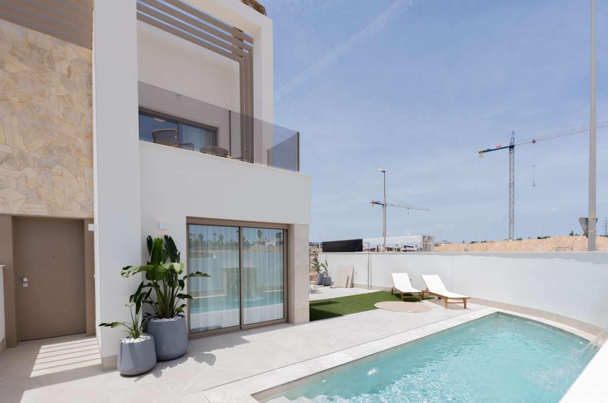 Casa de 3 habitaciones en Los Alcázares en venta con piscina garaje - 469.000 € (Ref: 9914426)