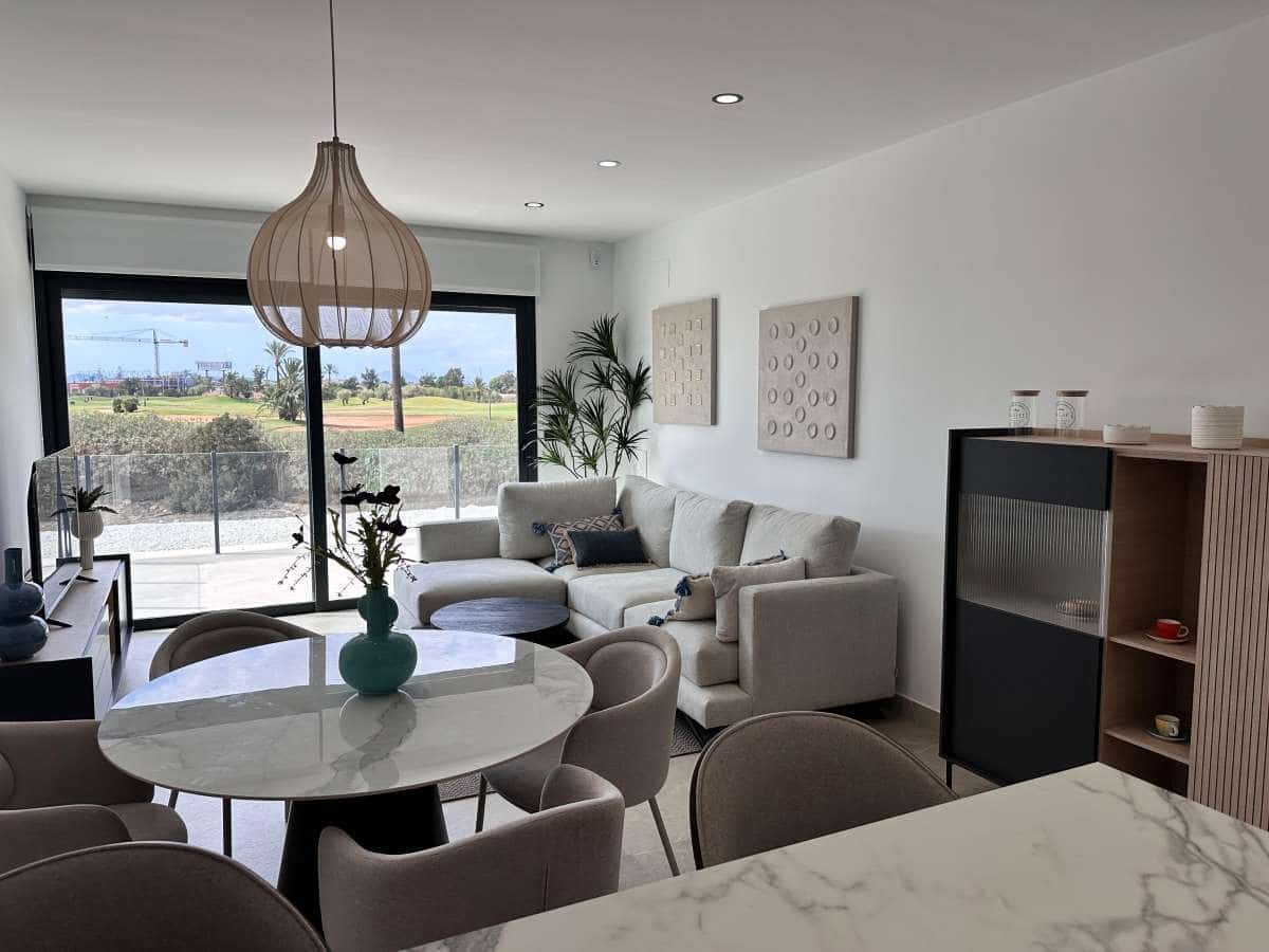 Apartamento de 2 habitaciones en Los Alcázares en venta con piscina garaje - 379.000 € (Ref: 9914510)