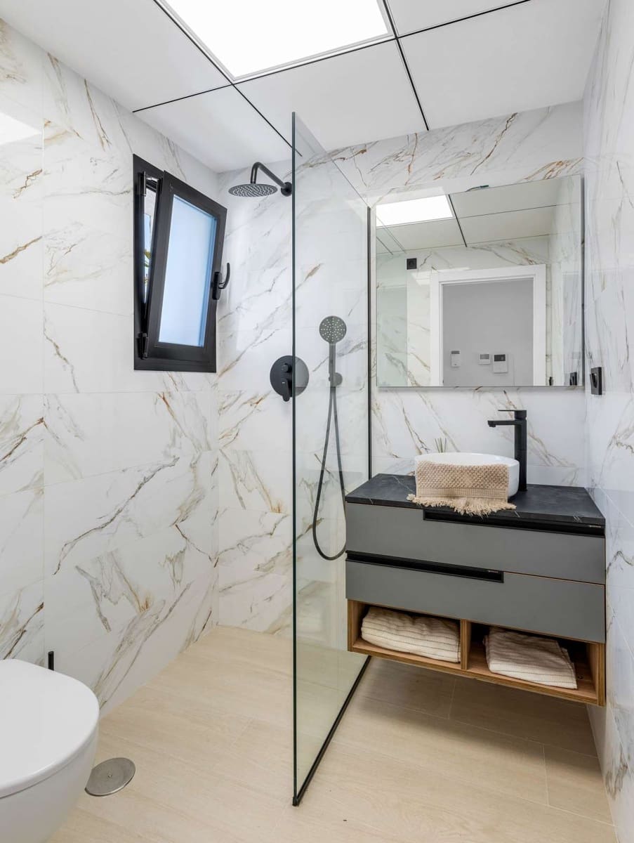 Apartamento de 3 habitaciones en Guardamar del Segura en venta con piscina garaje - 241.000 € (Ref: 9916331)