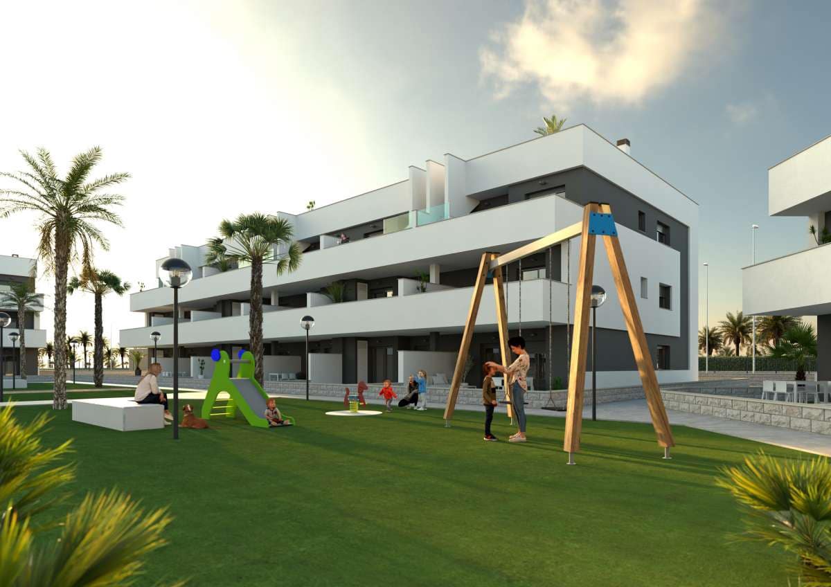 Apartamento de 3 habitaciones en Guardamar del Segura en venta con piscina garaje - 241.000 € (Ref: 9916331)