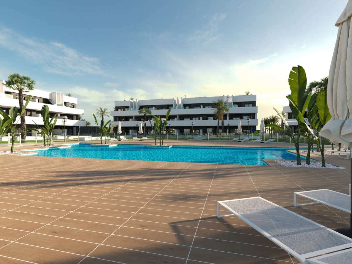 Apartamento de 3 habitaciones en Guardamar del Segura en venta con piscina garaje - 241.000 € (Ref: 9916331)