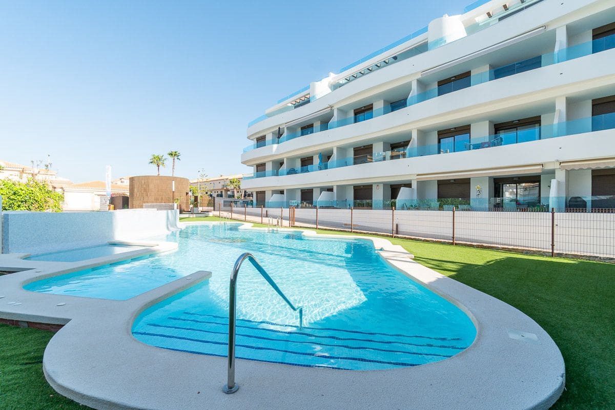 3 quarto Apartamento para venda em Orihuela Costa com piscina garagem - 395 000 € (Ref: 9917558)