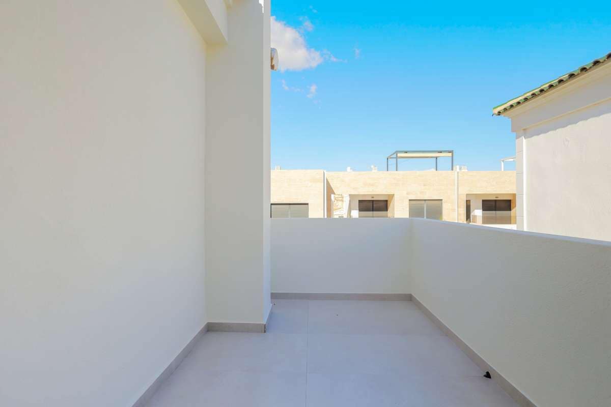 3 sovrum Villa till salu i Orihuela Costa med pool garage - 590 000 € (Ref: 9938741)