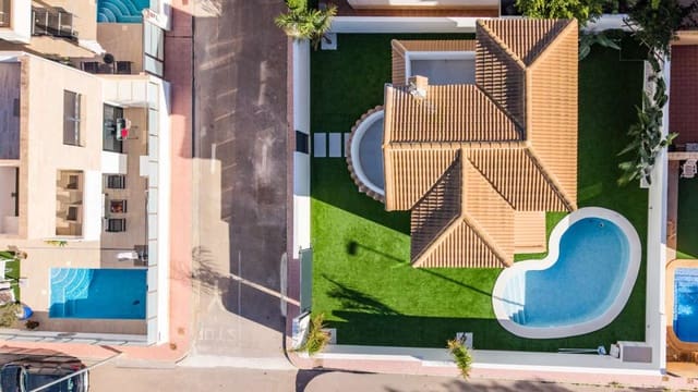 Chalet de 3 habitaciones en Las Filipinas en venta con piscina garaje - 590.000 € (Ref: 9938741)