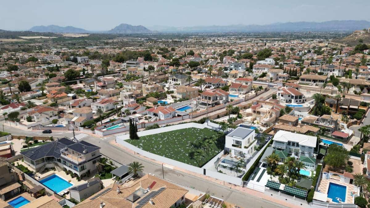 3 bedroom Villa for sale in Ciudad Quesada with pool garage - € 1,215,000 (Ref: 9938748)