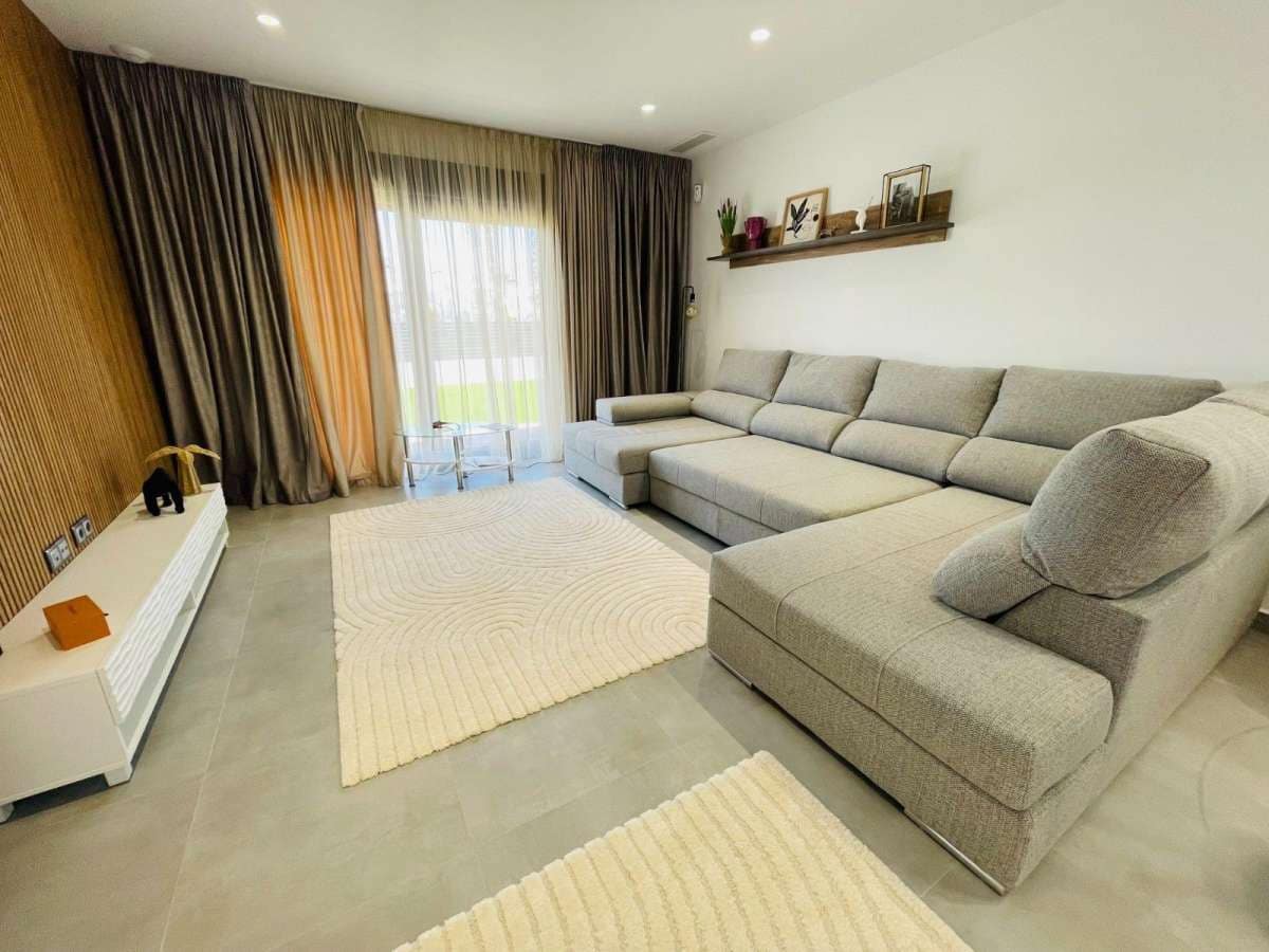 5 bedroom Penthouse for sale in Torrevieja with pool garage - € 1,200,000 (Ref: 9940915)