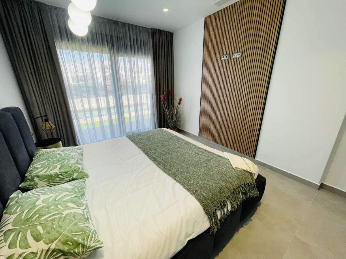 5 bedroom Penthouse for sale in Torrevieja with pool garage - € 1,200,000 (Ref: 9940915)
