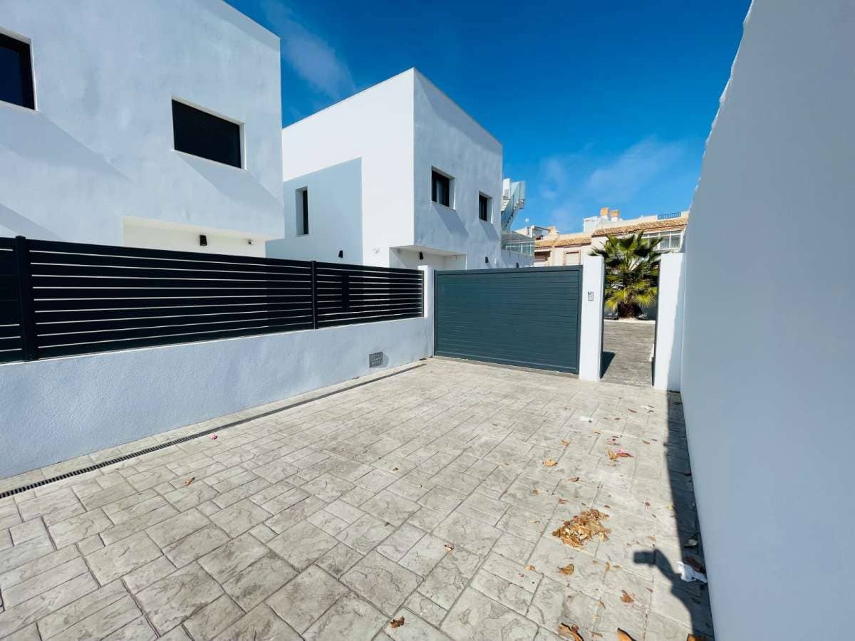 5 bedroom Penthouse for sale in Torrevieja with pool garage - € 1,200,000 (Ref: 9940915)