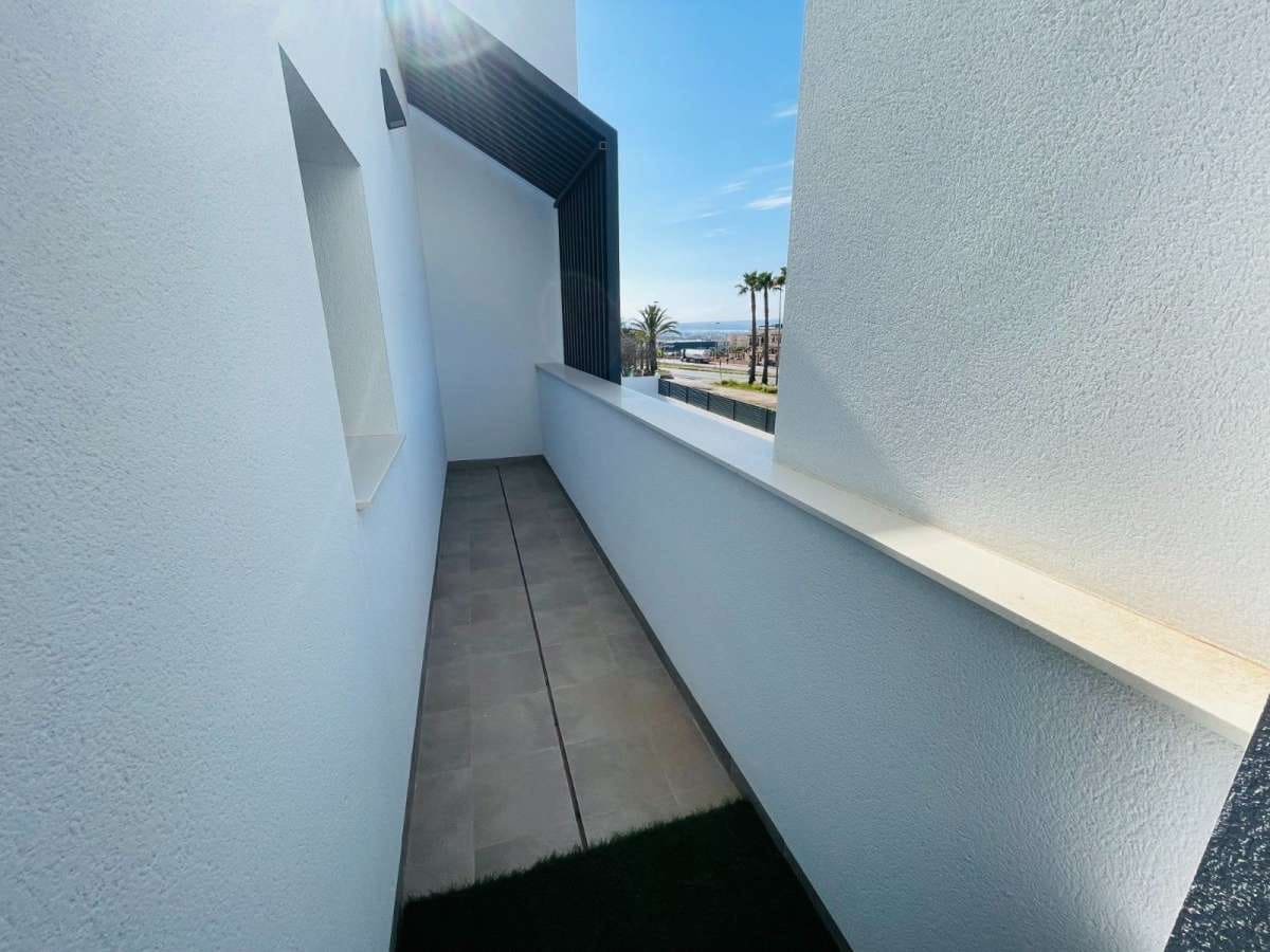 5 bedroom Penthouse for sale in Torrevieja with pool garage - € 1,200,000 (Ref: 9940915)