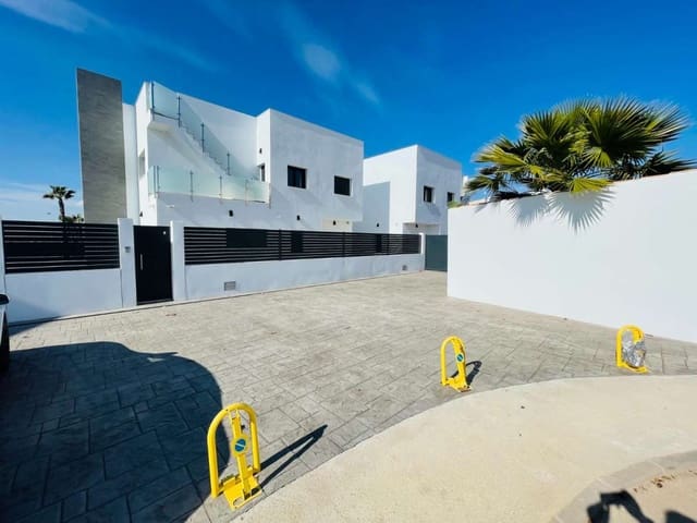 5 chambre Penthouse à vendre à Aguas Nuevas, Torrevieja avec piscine garage - 1 200 000 € (Ref: 9940915)