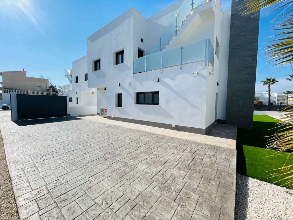 5 bedroom Penthouse for sale in Torrevieja with pool garage - € 1,200,000 (Ref: 9940915)