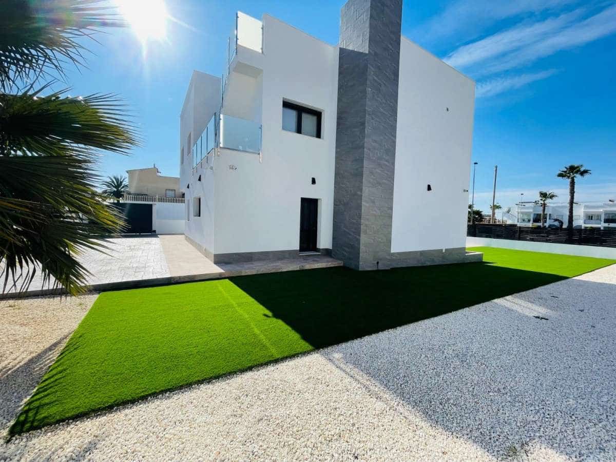 5 bedroom Penthouse for sale in Torrevieja with pool garage - € 1,200,000 (Ref: 9940915)