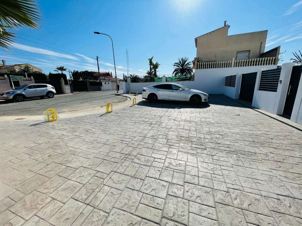 5 bedroom Penthouse for sale in Torrevieja with pool garage - € 1,200,000 (Ref: 9940915)