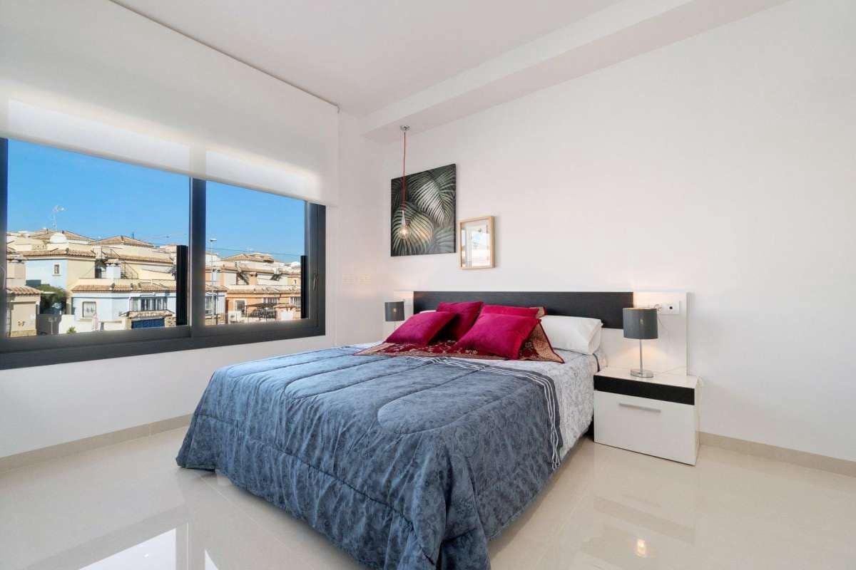 3 slaapkamer Villa te koop in Los Montesinos met zwembad garage - € 535.000 (Ref: 9940917)