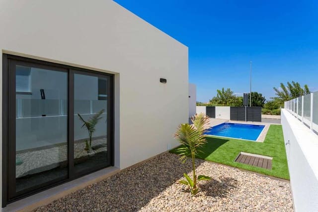 Chalet de 3 habitaciones en Daya Nueva en venta con piscina garaje - 388.000 € (Ref: 9940943)