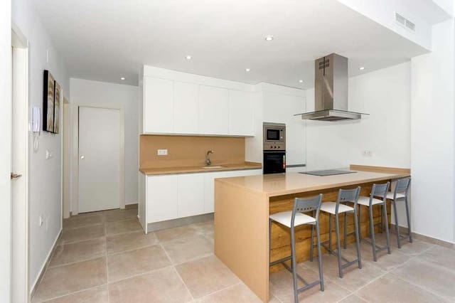 Chalet de 3 habitaciones en Daya Nueva en venta con piscina garaje - 388.000 € (Ref: 9940943)