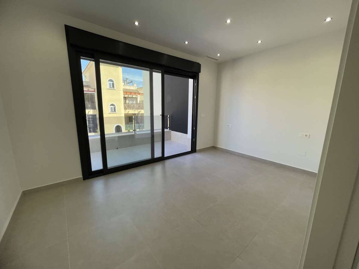 3 soverom Villa til salgs i Heredades med svømmebasseng garasje - € 359 900 (Ref: 9940944)