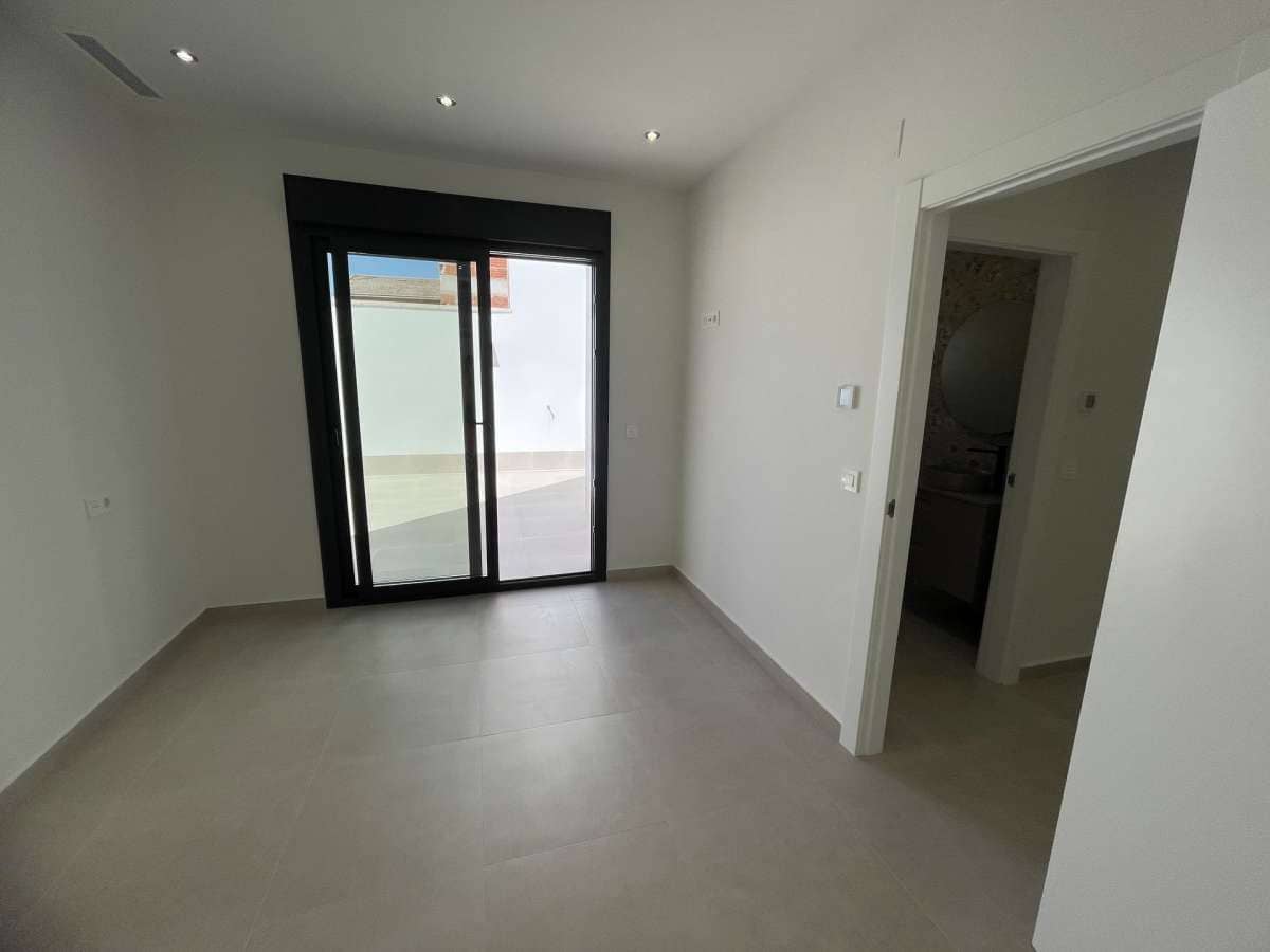 3 soverom Villa til salgs i Heredades med svømmebasseng garasje - € 359 900 (Ref: 9940944)