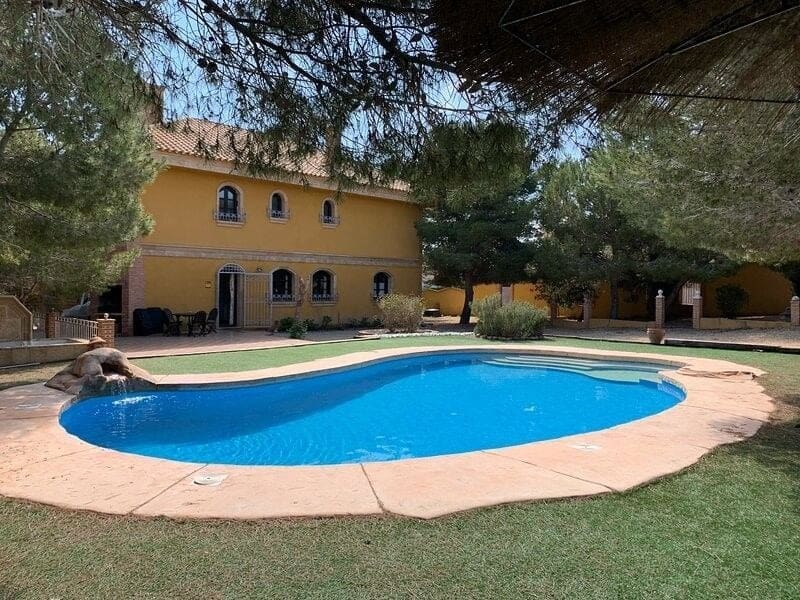 6 soverom Villa til salgs i Ciudad Quesada med svømmebasseng garasje - € 1 200 000 (Ref: 9940946)