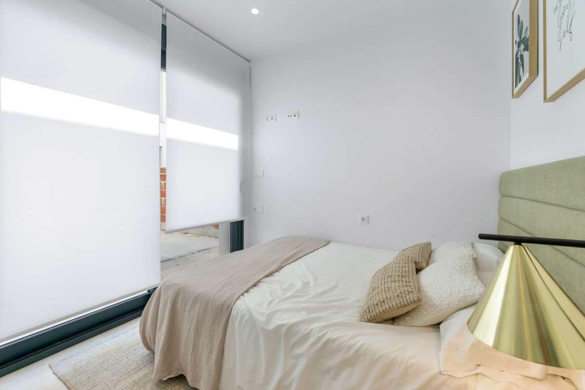 2 bedroom Bungalow for sale in Torrevieja with pool garage - € 299,900 (Ref: 9940965)