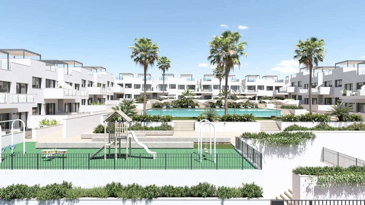 2 soveværelse Bungalow til salg i Torrevieja med swimmingpool garage - € 329.900 (Ref: 9940966)