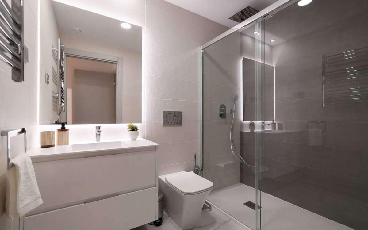 Apartamento de 3 habitaciones en Benidorm en venta con piscina garaje - 575.000 € (Ref: 9942926)