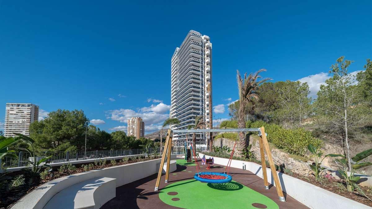 Apartamento de 3 habitaciones en Benidorm en venta con piscina garaje - 575.000 € (Ref: 9942926)