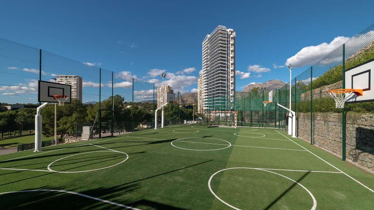 Apartamento de 3 habitaciones en Benidorm en venta con piscina garaje - 575.000 € (Ref: 9942926)