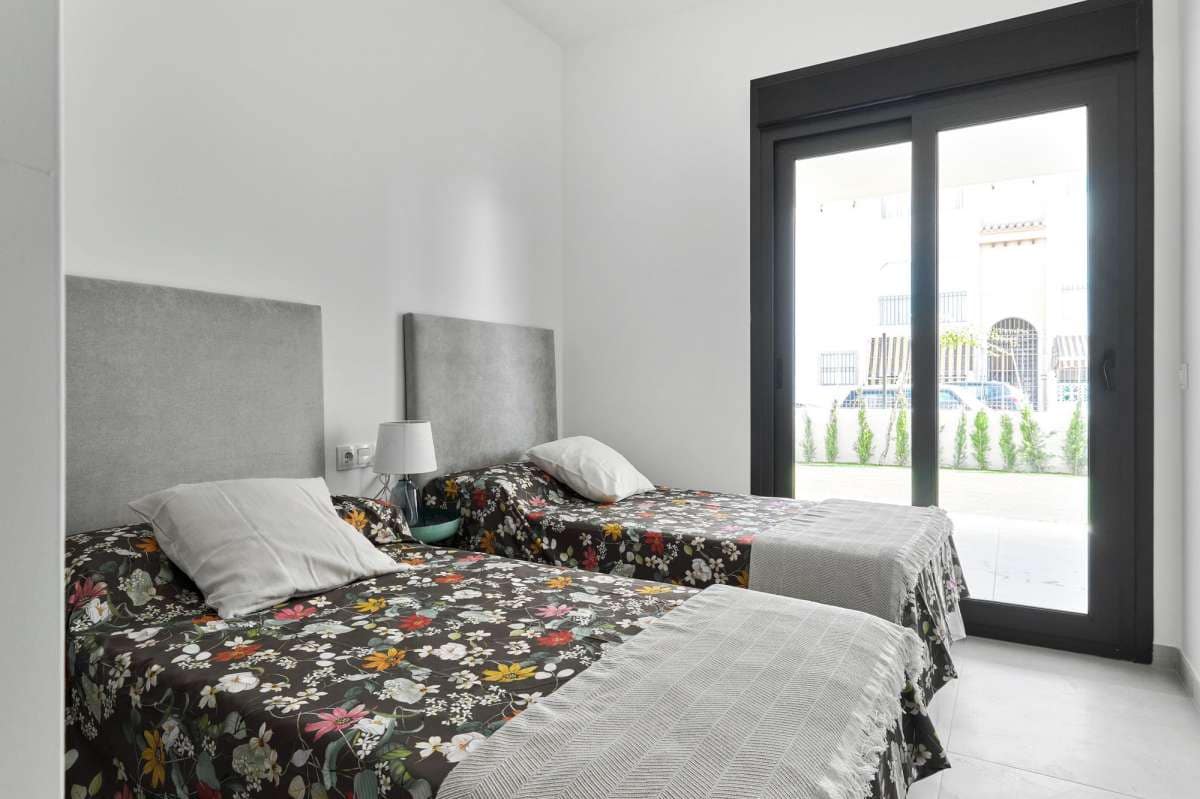 2 bedroom Bungalow for sale in Torrevieja with pool garage - € 380,000 (Ref: 9942974)