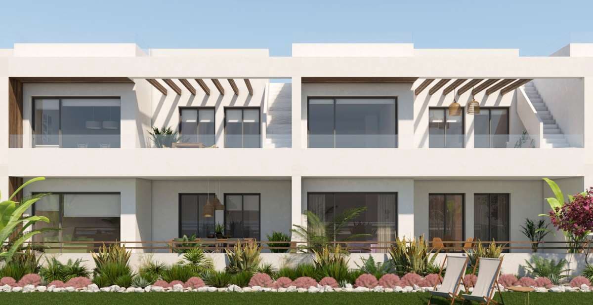 2 bedroom Bungalow for sale in Torrevieja with pool garage - € 380,000 (Ref: 9942974)