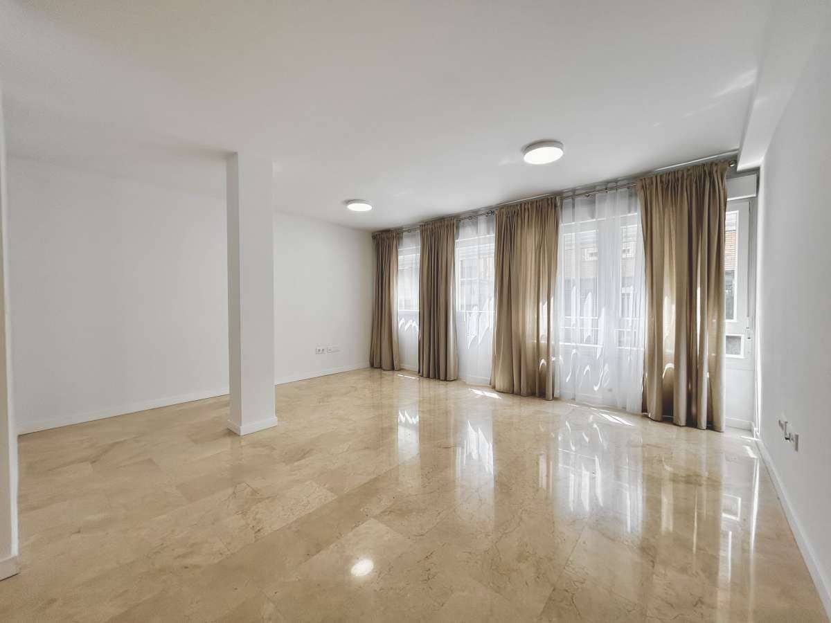 2 sovrum Lägenhet till salu i Alicante stad med garage - 289 900 € (Ref: 9942985)