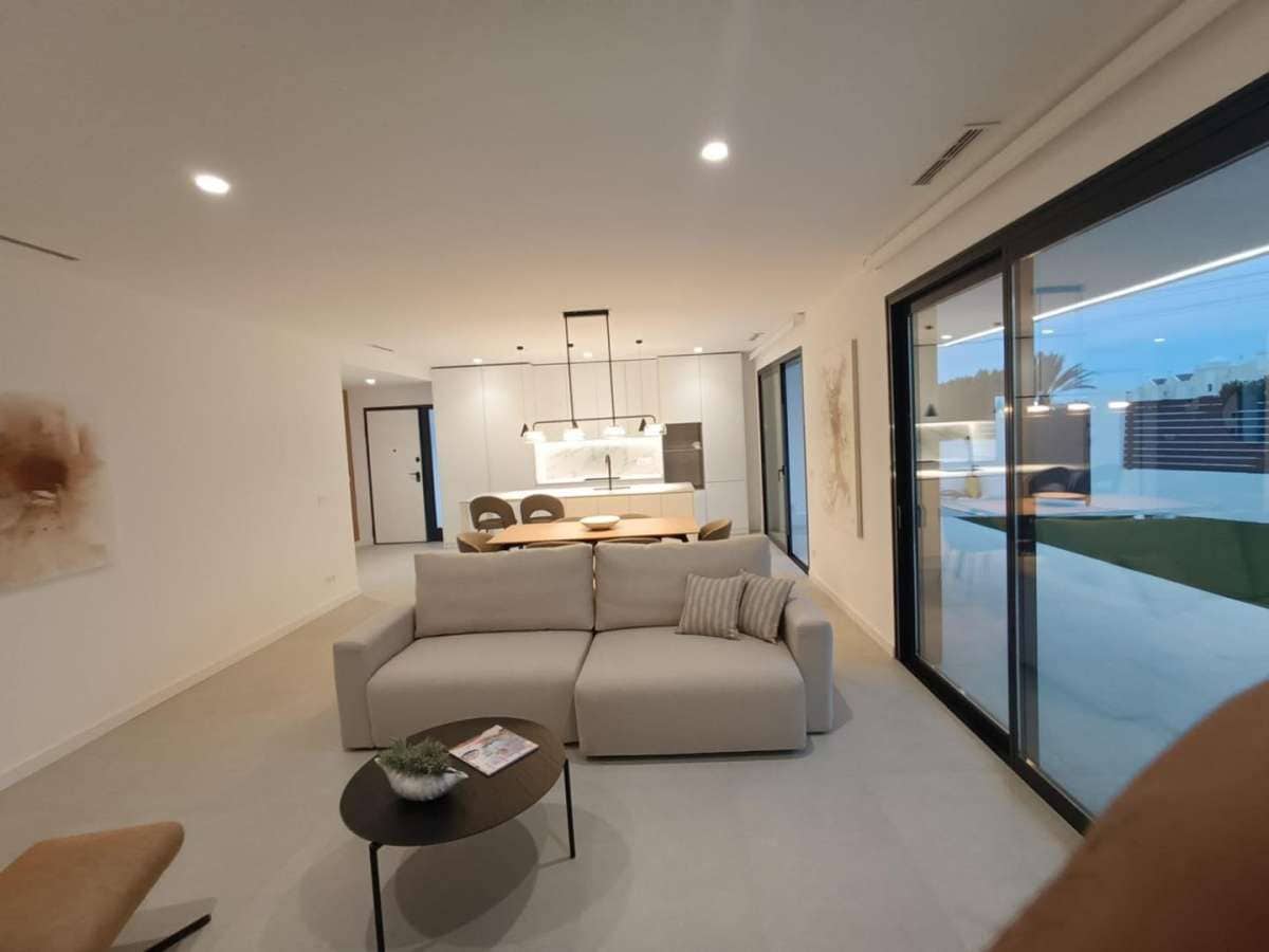 3 chambre Villa/Maison à vendre à Ciudad Quesada avec piscine garage - 690 000 € (Ref: 9943077)