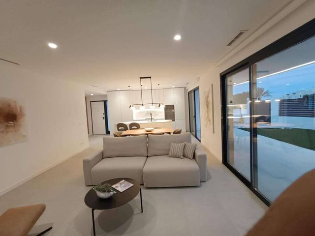 3 camera da letto Villa in vendita in Ciudad Quesada, Rojales con piscina garage - 690.000 € (Rif: 9943077)