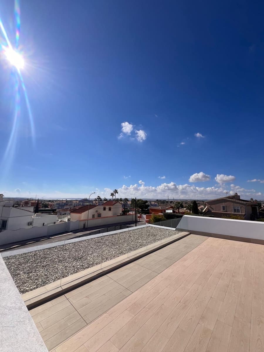 3 chambre Villa/Maison à vendre à Ciudad Quesada avec piscine garage - 690 000 € (Ref: 9943077)