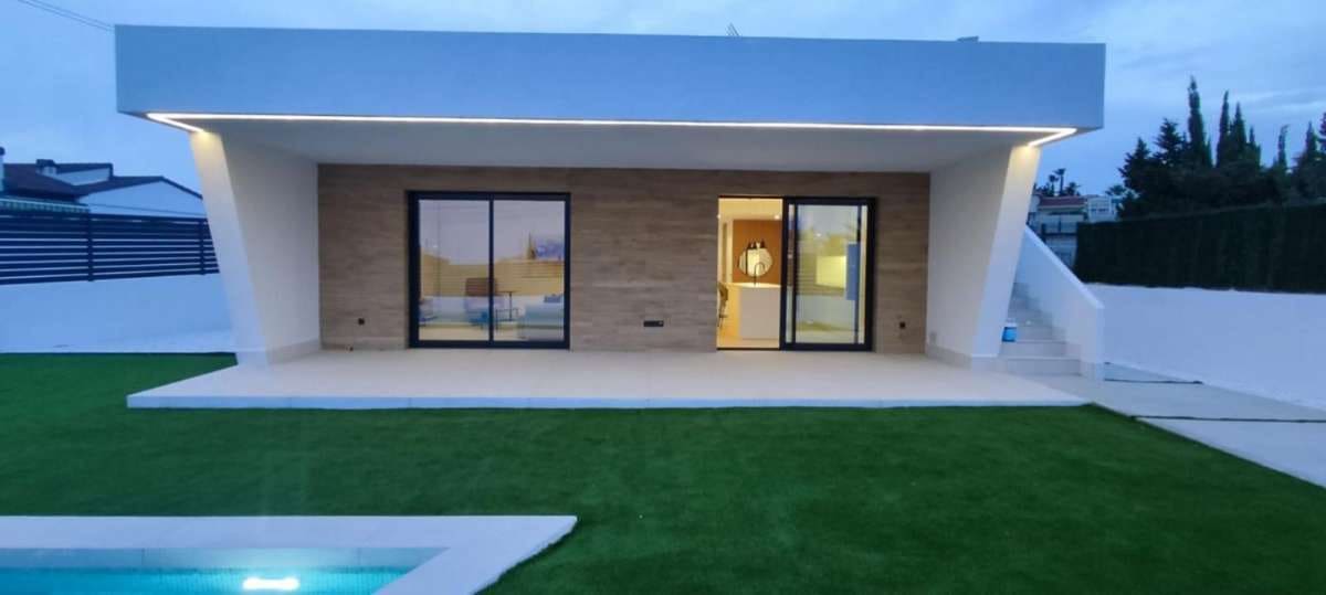 3 chambre Villa/Maison à vendre à Ciudad Quesada avec piscine garage - 690 000 € (Ref: 9943077)