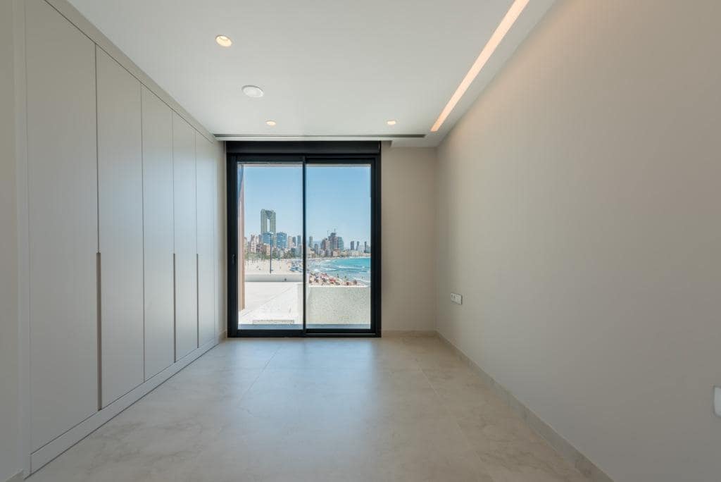 3 slaapkamer Villa te koop in Benidorm met zwembad garage - € 1.650.000 (Ref: 9943118)