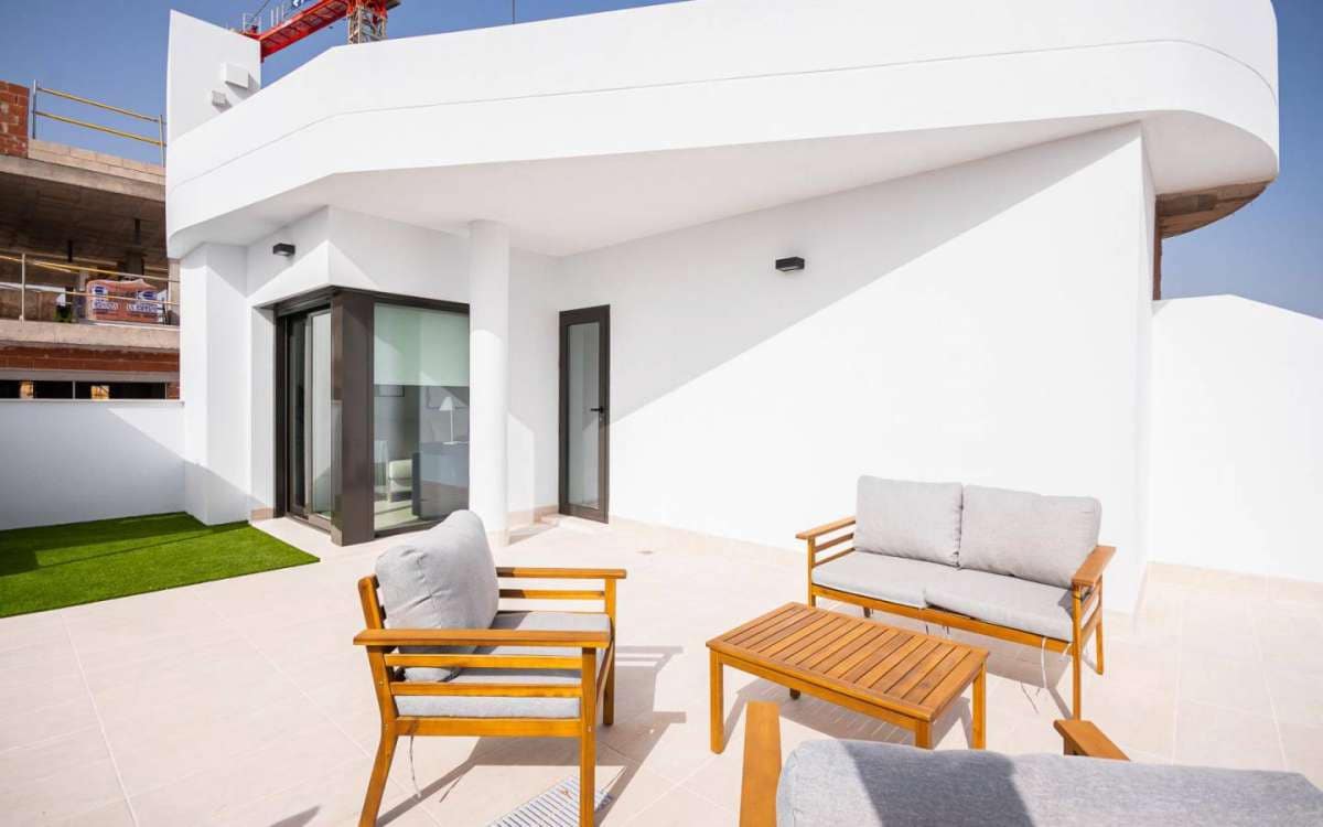 3 bedroom Villa for sale in Torrevieja with pool garage - € 539,000 (Ref: 9943139)