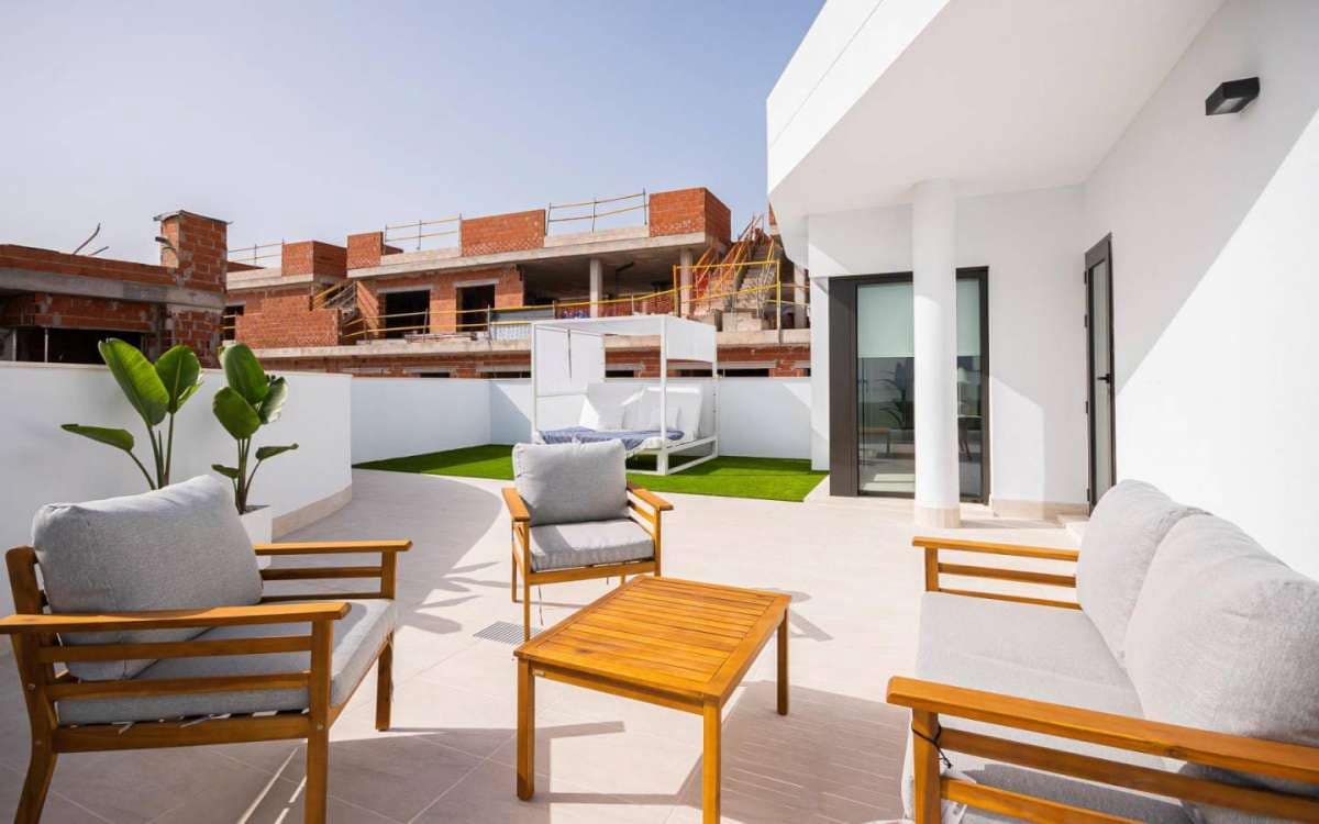 3 bedroom Villa for sale in Torrevieja with pool garage - € 539,000 (Ref: 9943139)