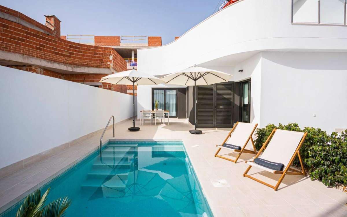 3 bedroom Villa for sale in Torrevieja with pool garage - € 539,000 (Ref: 9943139)