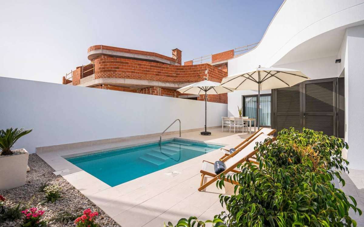 3 bedroom Villa for sale in Torrevieja with pool garage - € 539,000 (Ref: 9943139)