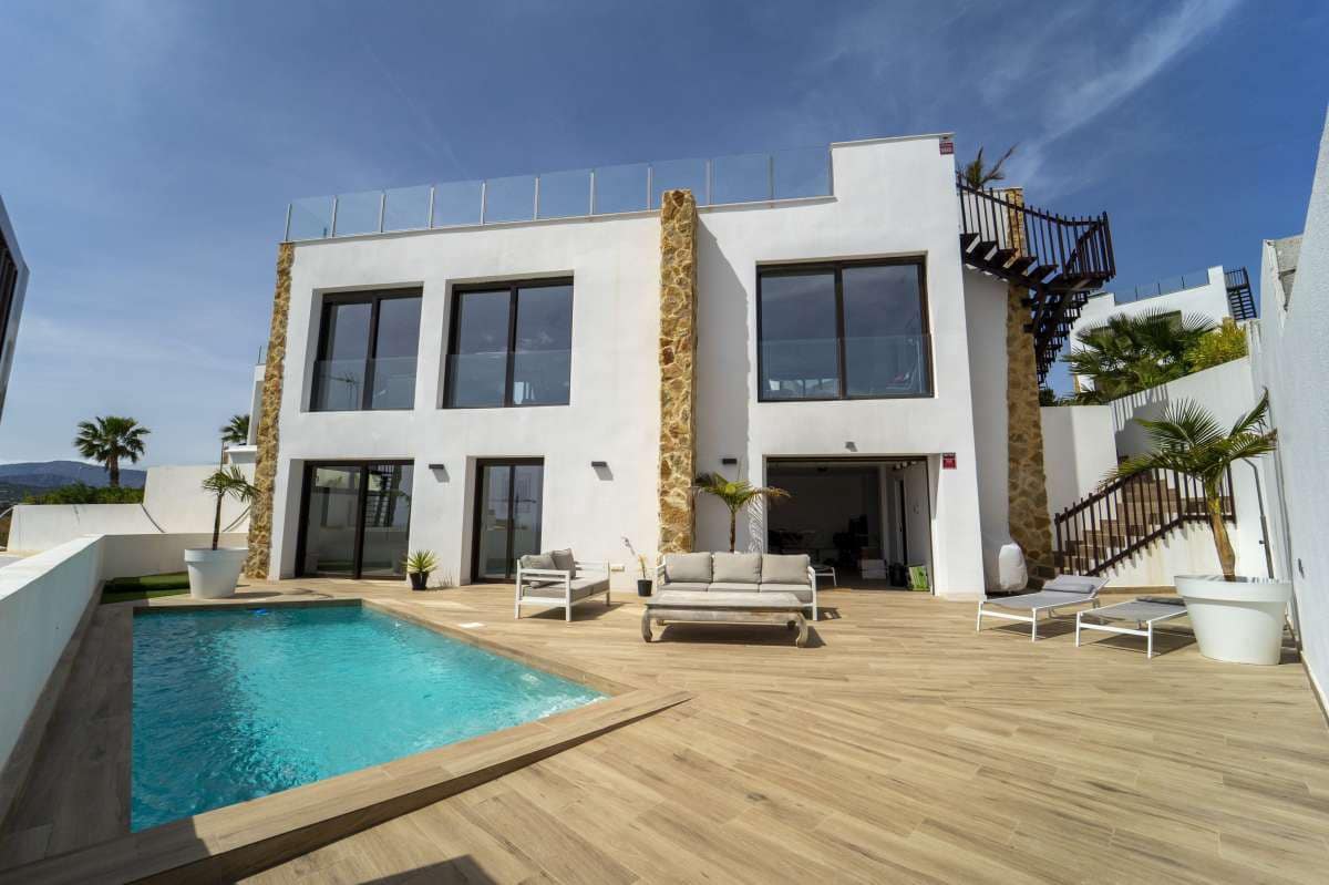 3 sypialnia Willa na sprzedaż w Finestrat z basenem garażem - 745 000 € (Ref: 9943143)