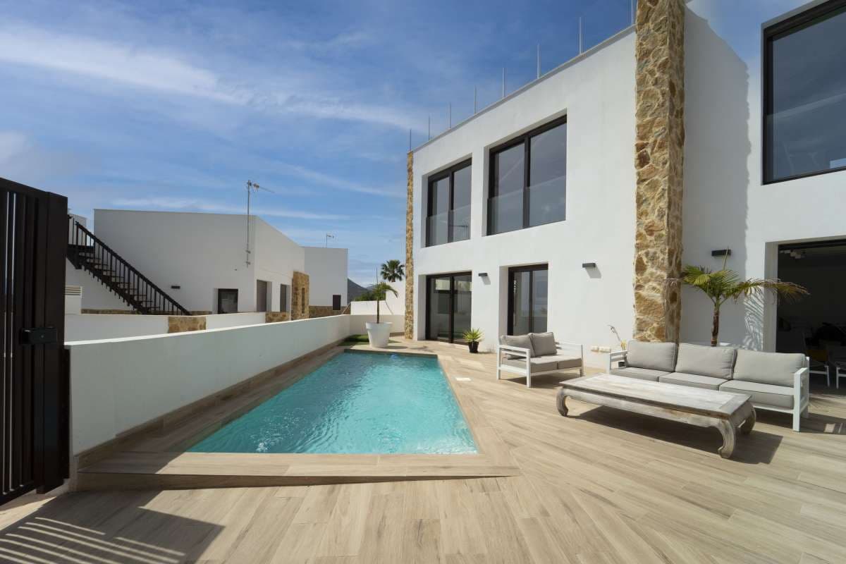 3 sypialnia Willa na sprzedaż w Finestrat z basenem garażem - 745 000 € (Ref: 9943143)