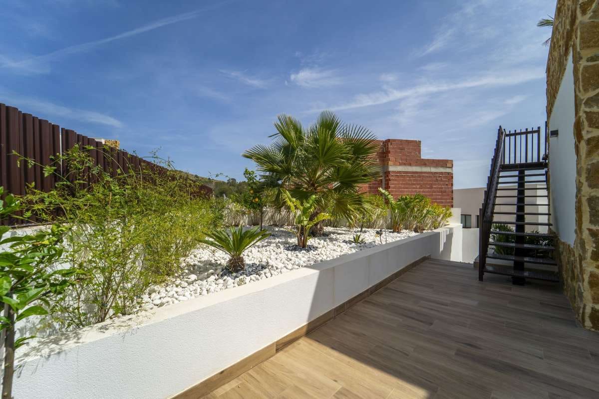 3 sypialnia Willa na sprzedaż w Finestrat z basenem garażem - 745 000 € (Ref: 9943143)