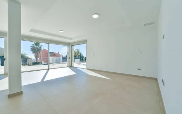 Chalet de 4 habitaciones en Golf Bahía, Finestrat en venta con piscina garaje - 1.750.000 € (Ref: 9943150)