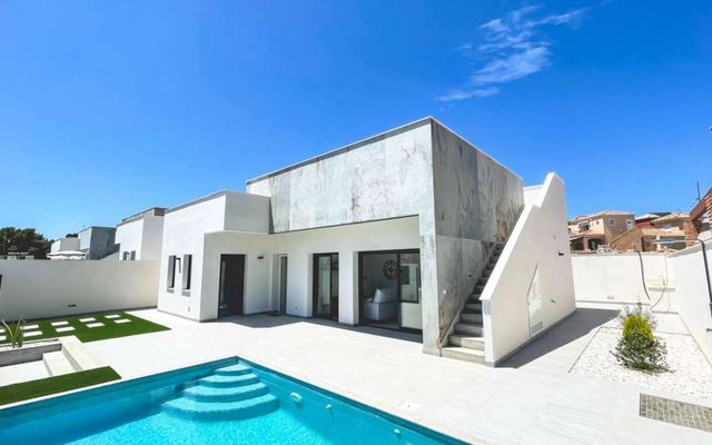 3 slaapkamer Villa te koop in Pinar de Campoverde, Pilar de la Horadada met zwembad - € 431.560 (Ref: 9943159)