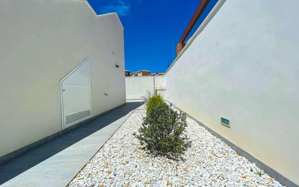 3 slaapkamer Villa te koop in Pilar de la Horadada met zwembad - € 431.560 (Ref: 9943159)