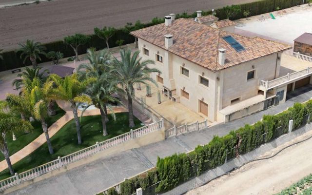 5 soveværelse Villa til salg i Aspe med swimmingpool garage - € 850.000 (Ref: 9943174)